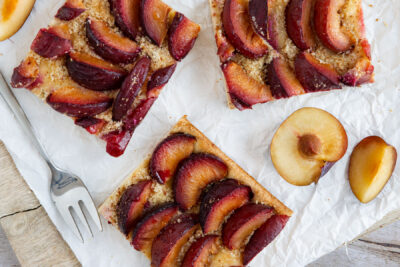 Pflaumenkuchen mit Hefeteig