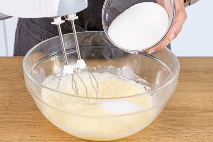Butter und Zucker aufschlagen
