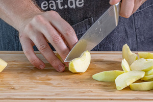 Apfel in Spalten schneiden
