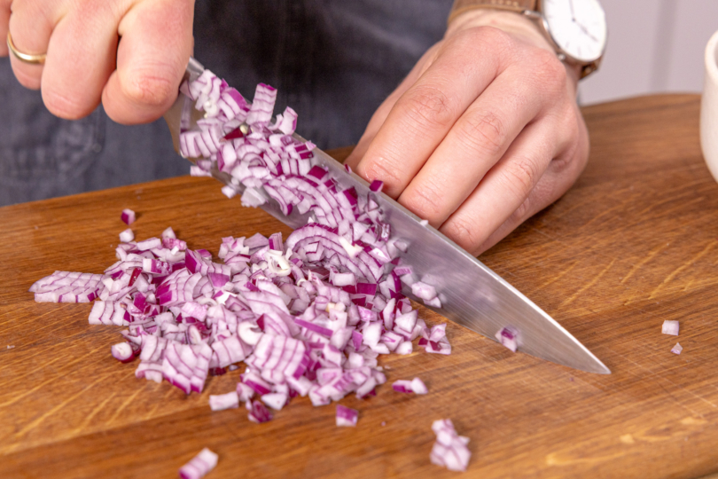 Zwiebel schneiden