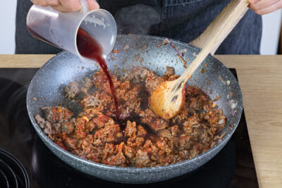 HAckfleisch mit Rotwein ablöschen