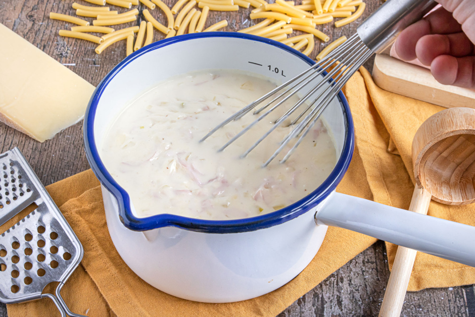 Cremige Schinken-Käse-Sahne-Soße | Rezept - eat.de
