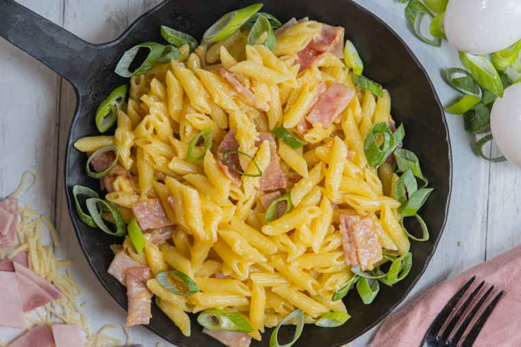 Schinkennudeln mit Ei | Rezept - eat.de