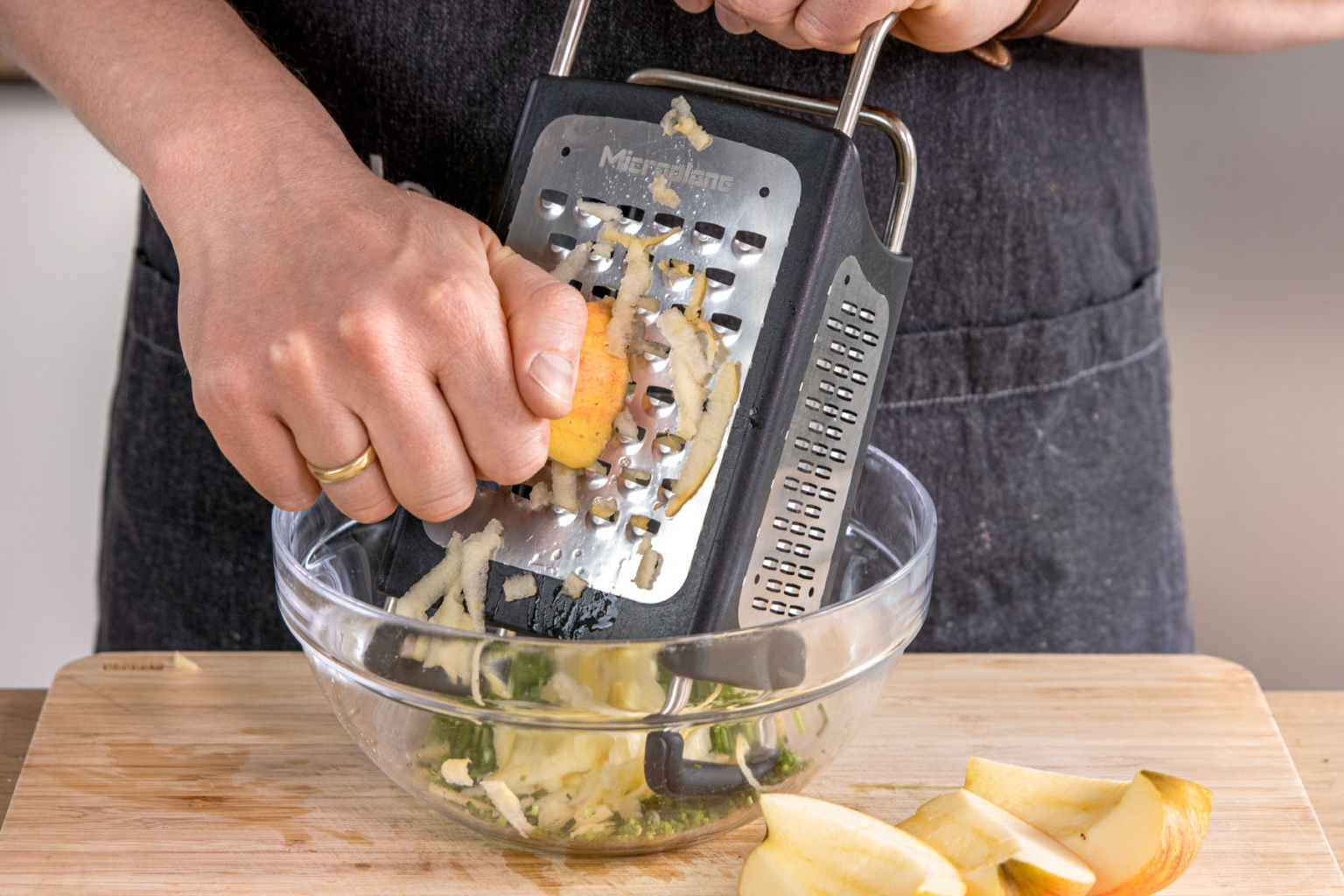 Klassischer Selleriesalat mit Apfel | Rezept