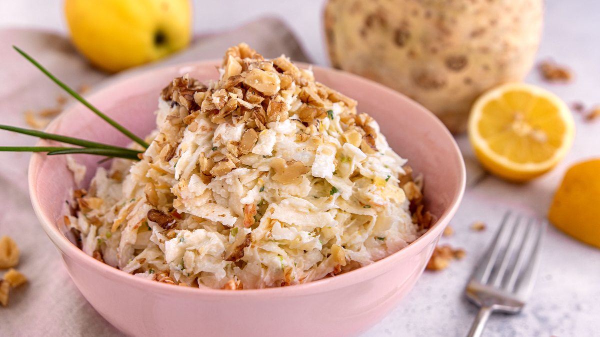Klassischer Selleriesalat mit Apfel | Rezept - eat.de