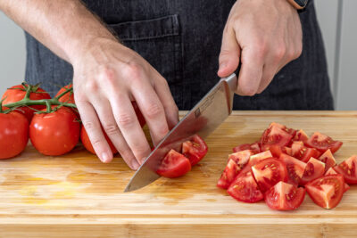 Tomaten würfeln