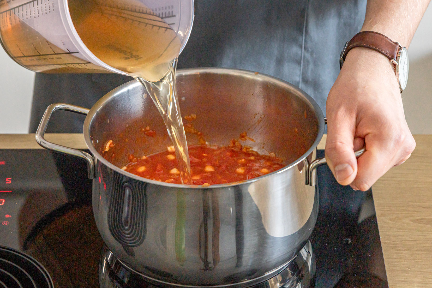 Tomatensuppe mit Kichererbsen | Rezept