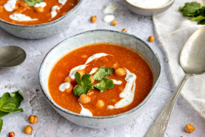 Tomatensuppe mit Kichererbsen