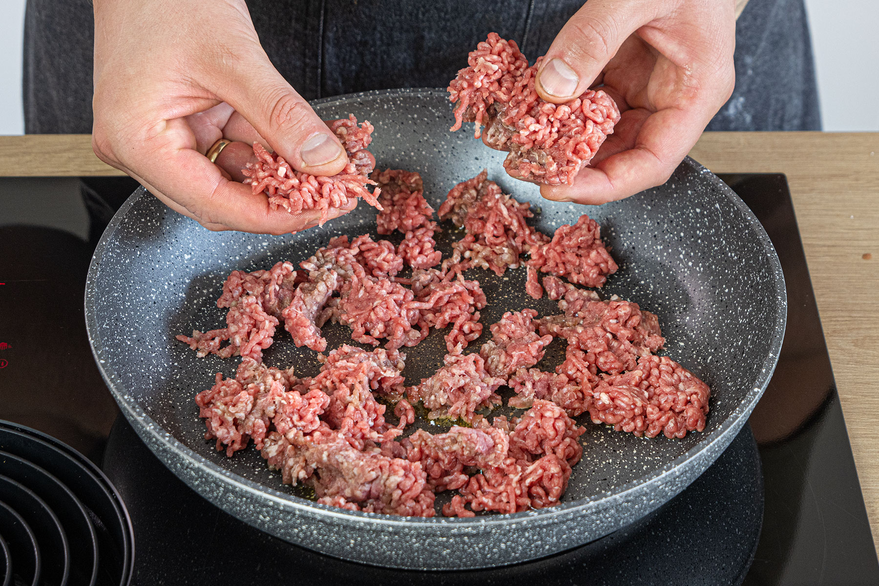 Rinderhackfleisch anbraten