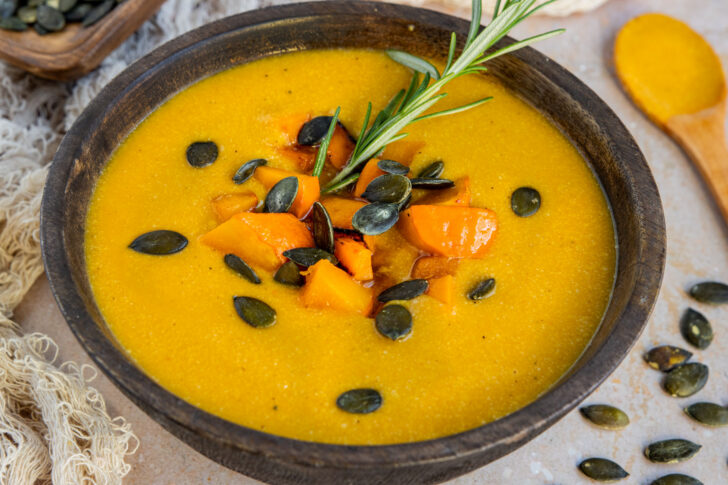 Vegane Kürbis-Süßkartoffelsuppe