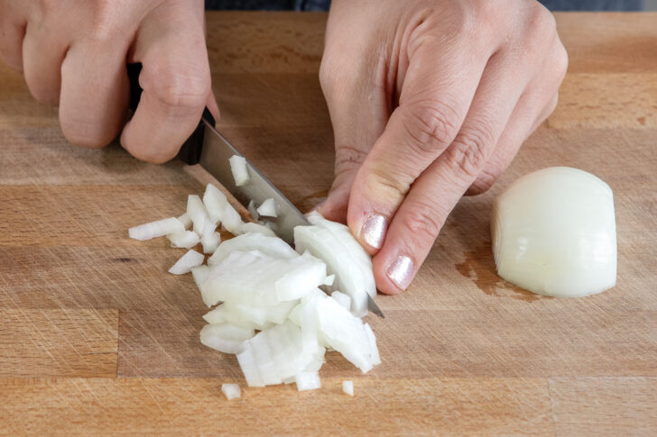Zwiebel schneiden