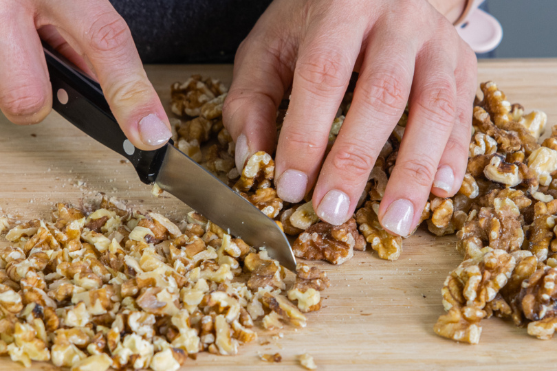Walnüsse fein hacken