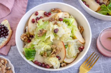 Wirsingsalat mit Walnüssen