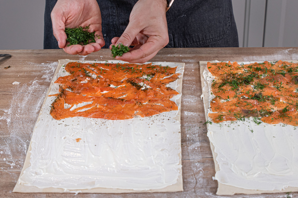 Blätterteig-Röllchen mit Lachs