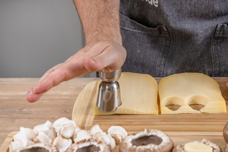 Käse ausstechen