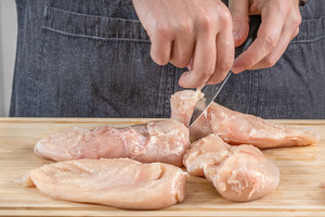 Hähnchen von Sehnen befreien