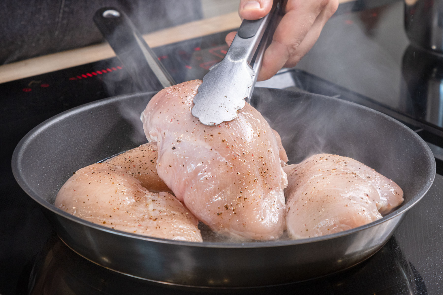 Hähnchenbrust im Backofen zubereiten | Rezept - eat.de