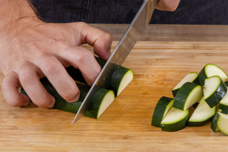 Zucchini schneiden