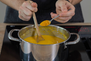 Karottensuppe würzen