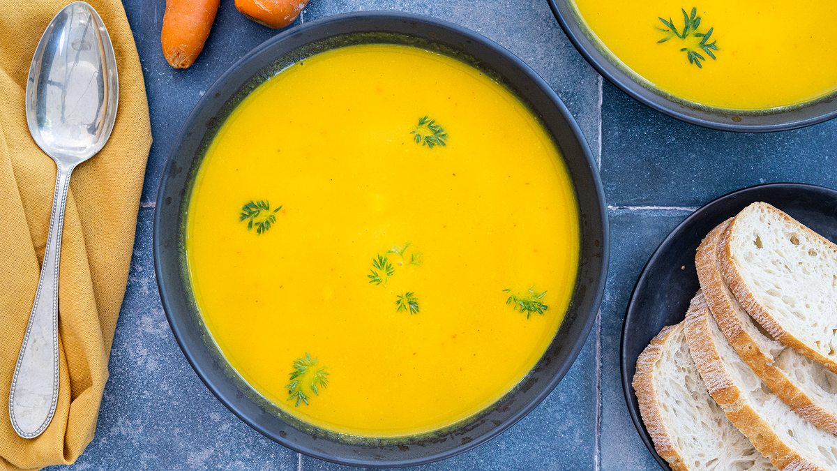 Karottensuppe mit Kokosmilch | Rezept - eat.de
