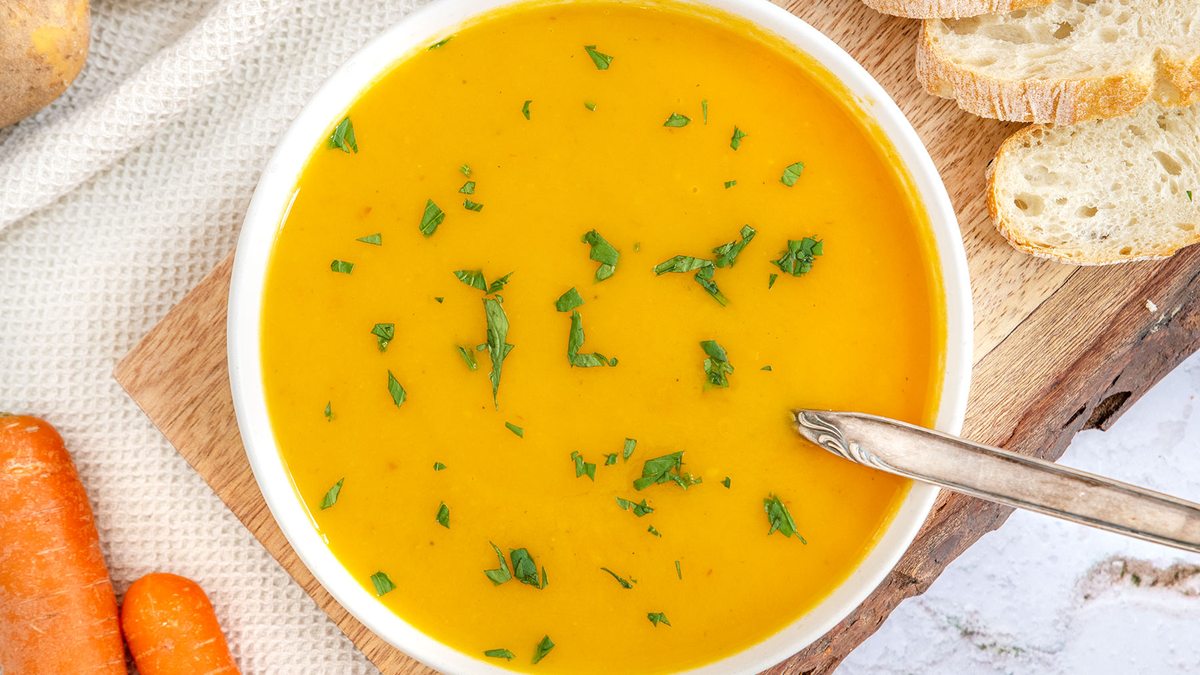 Karottensuppe nach Omas Art | Rezept - eat.de