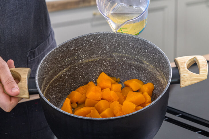 Kürbiswasser beim kochen auffangen