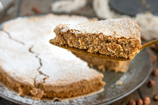 Nusskuchen ohne Mehl mit nur 3 Zutaten