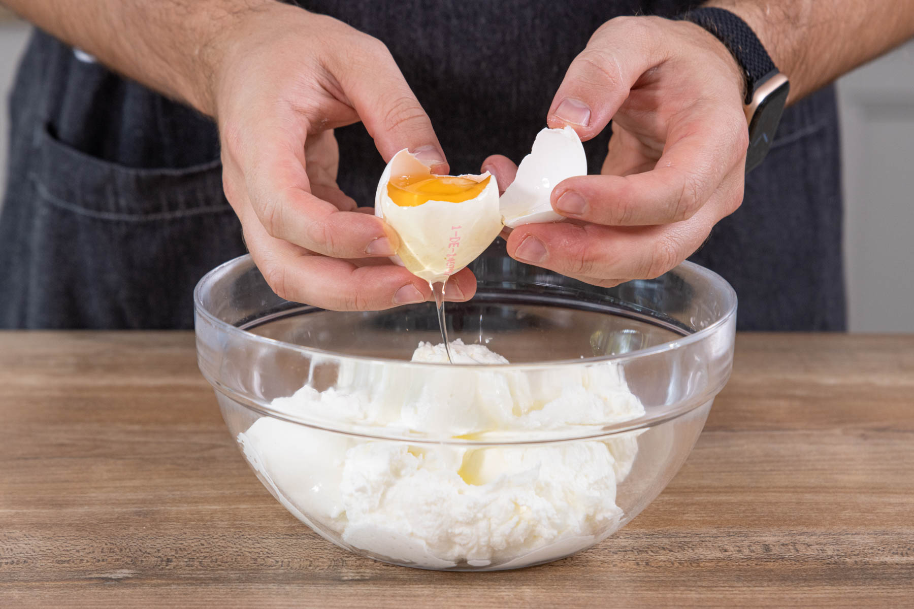 Eier zum Magerquark geben