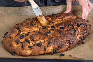 Dresdner Stollen buttern