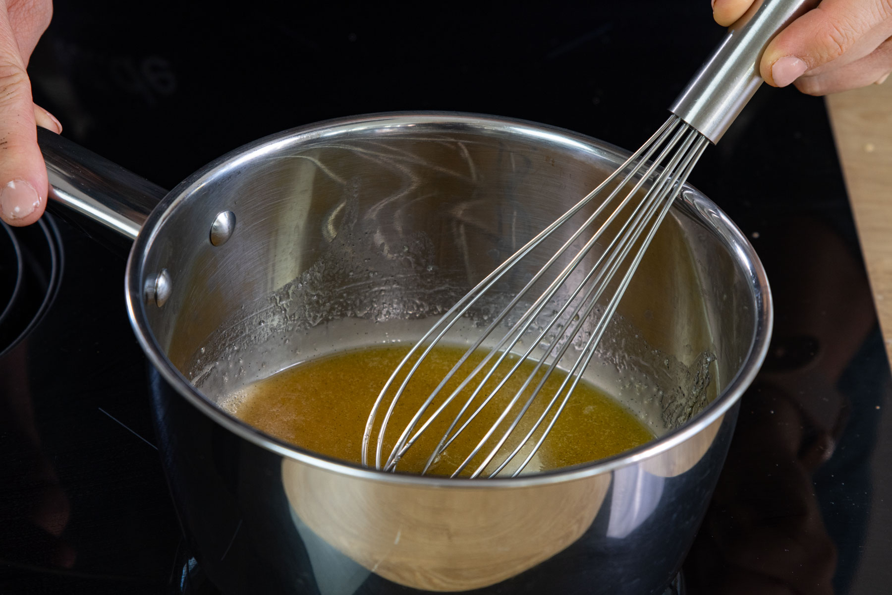 Zucker und Butter schmelzen