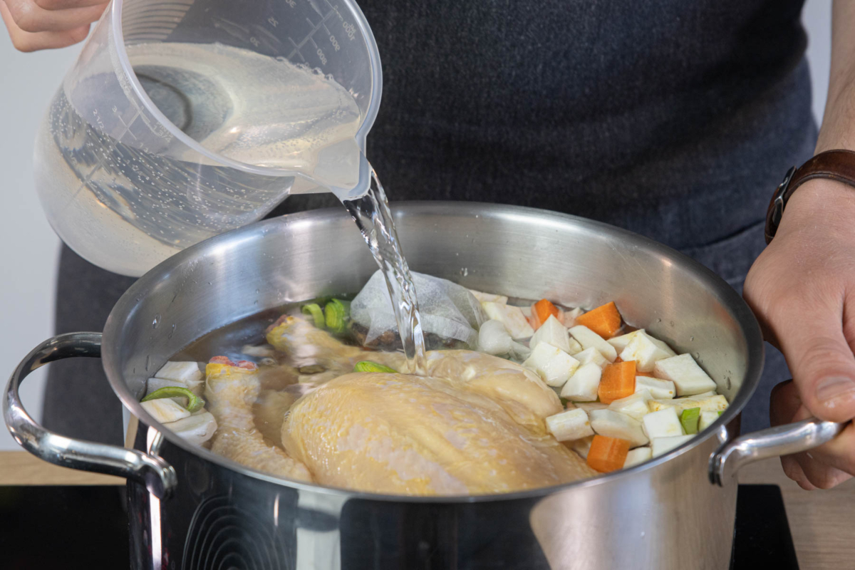 Hühnersuppe selbst machen | Rezept