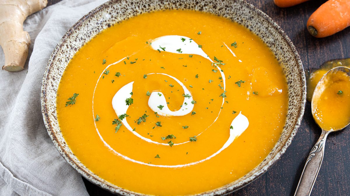 Schnelle Karottensuppe mit Ingwer | Rezept - eat.de