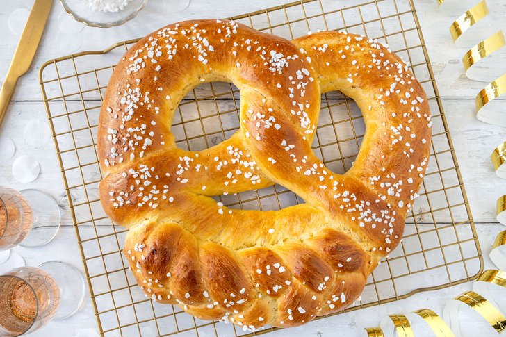 Neujahrsbrezel mit Trockenhefe