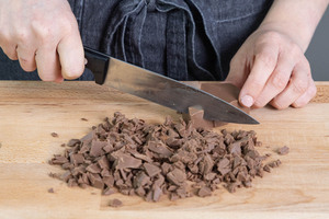 Nougat klein schneiden