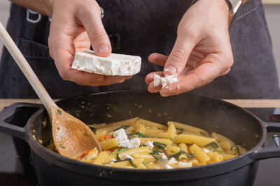 Feta darüber bröseln