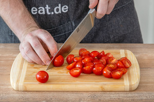 Tomaten halbieren