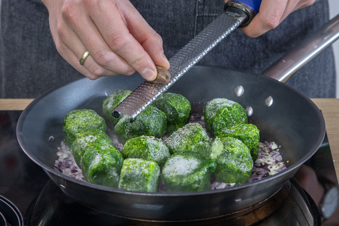 Pide mit Käse-Spinat-Füllung | Rezept - eat.de
