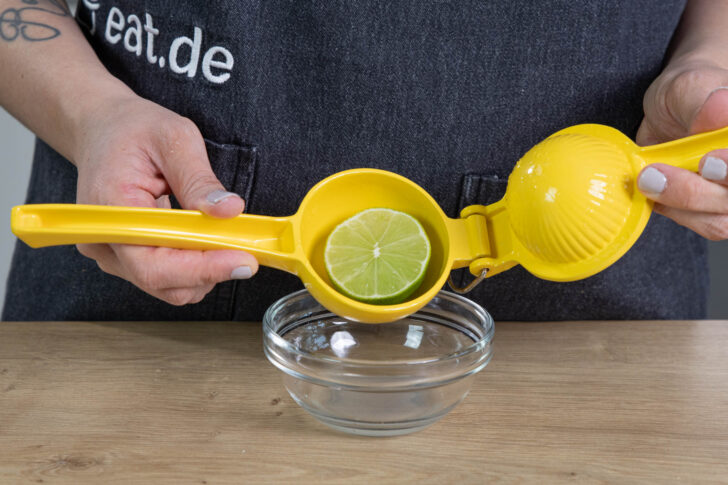Limetten auspressen