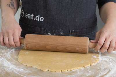 Mürbeteig ausrollen