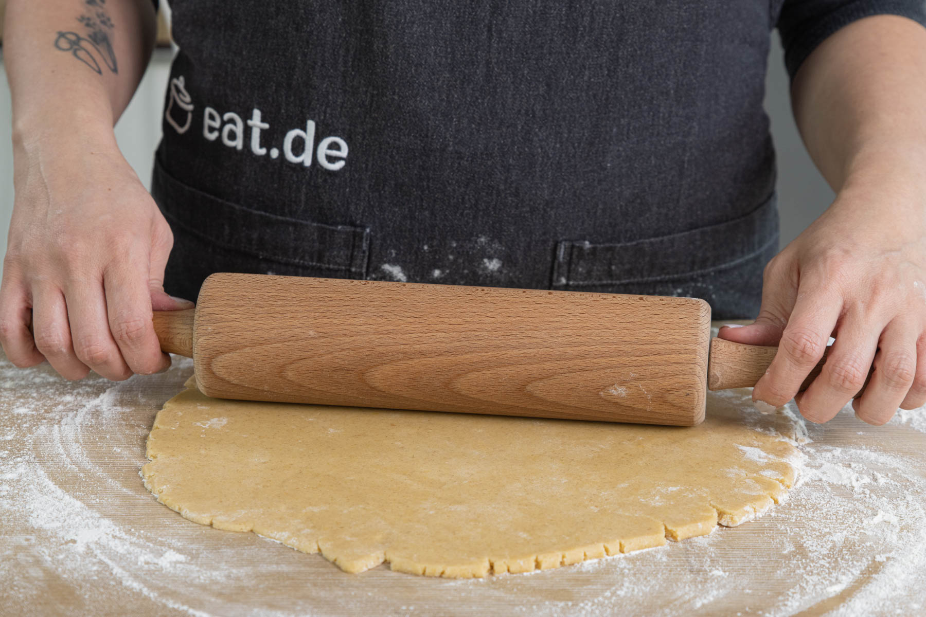 Mürbeteig ausrollen