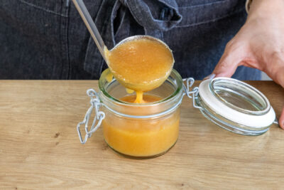 Quitten-Marmelade abfüllen