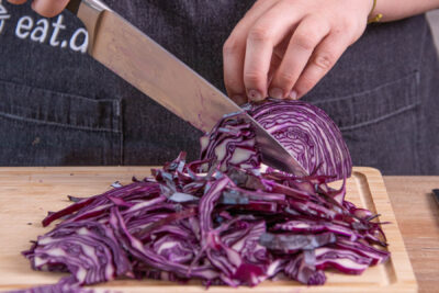 Rotkohl klein schneiden