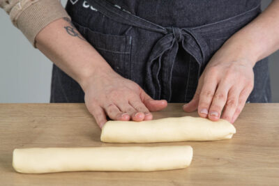 Schneeflöckchen Teig zu 2 Rollen formen