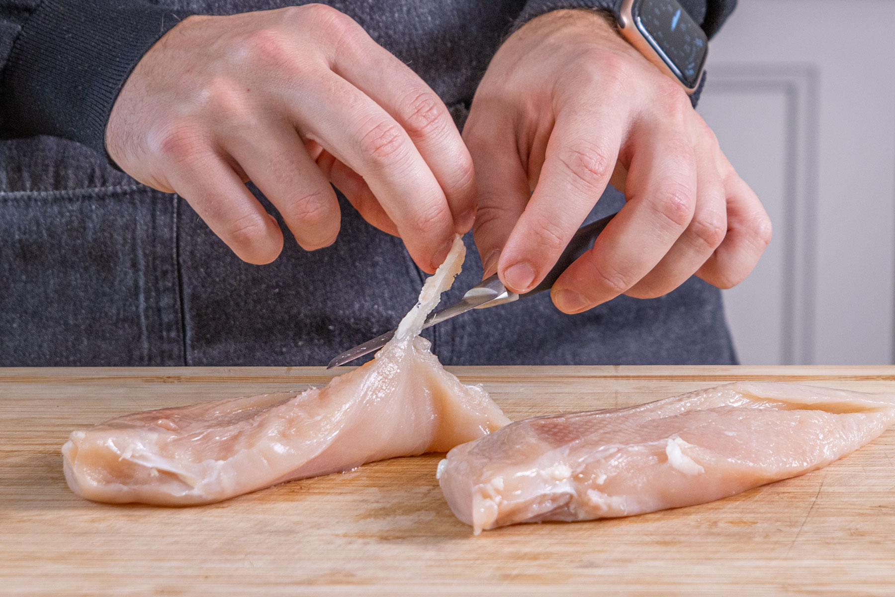 Hähnchen von Sehnen befreien