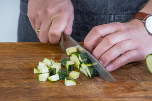Zucchini schneiden