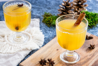 weißer Glühwein