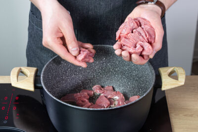 Fleisch anbraten