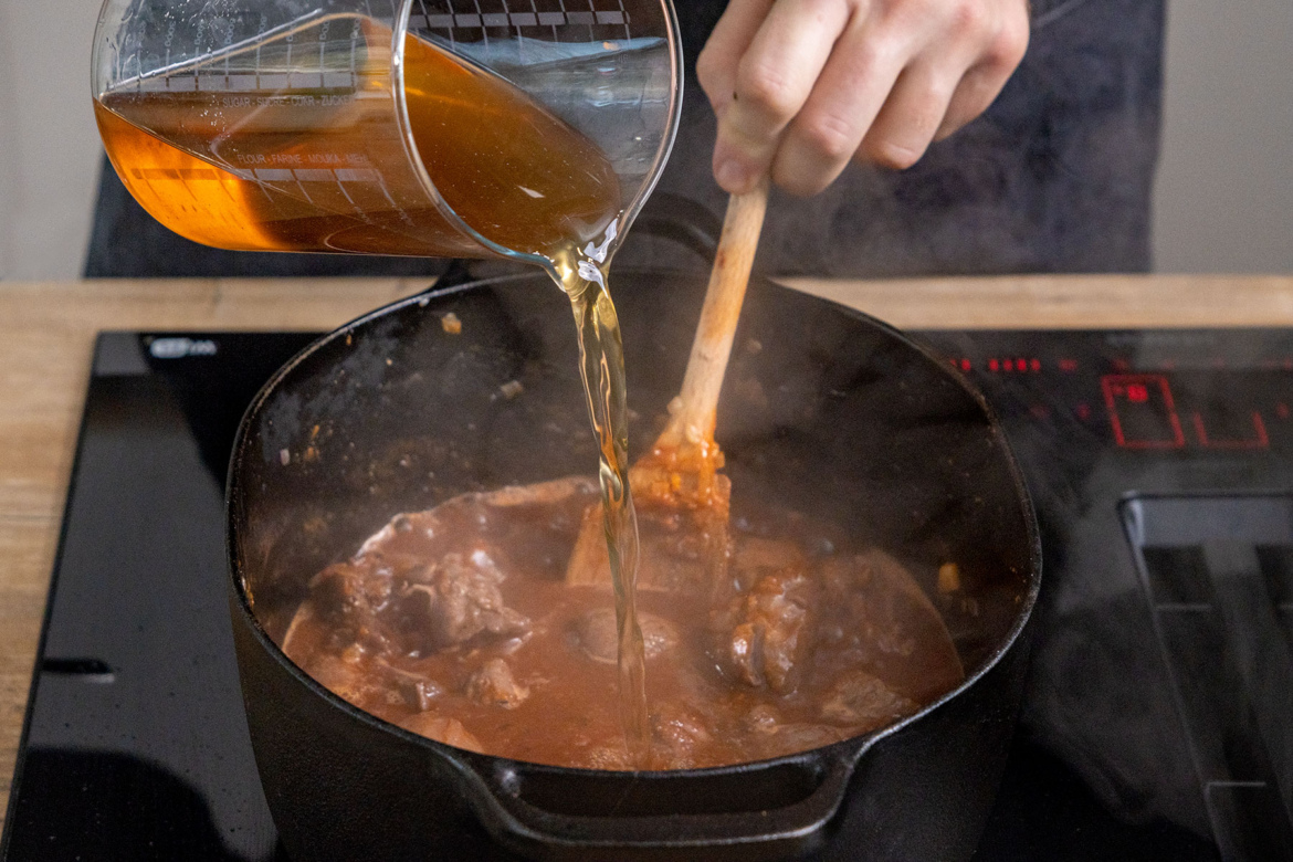 Klassisches Wildgulasch | Rezept - eat.de