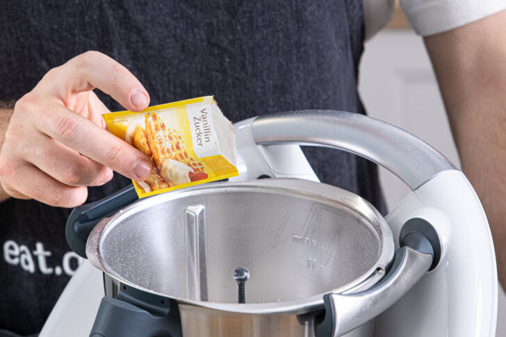 Vanillezucker in den Thermomix® geben