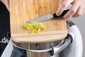 Zitronenschale mit in den Thermomix® geben